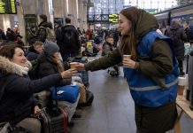 Задержки поездов «Укрзализныци»: залы ожидания сделали бесплатными до утра 28 августа 2026 Задержки поездов «Укрзализныци» 27 августа: платные залы ожидания стали бесплатными, пассажирам доступны вода, чай и зарядка устройств.