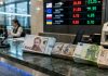 Курс доллара, евро и злотого 9 августа 2026 года: сколько стоит валюта в Украине Курс доллара 9 августа 2026 года: доллар — 44,7626 грн, евро — 51,6717 грн, злотый — 12,0191 грн. Цены покупки и продажи в банках.
