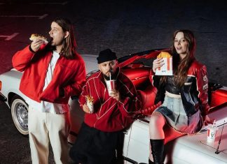 Новое меню KFC «Стрит Бит» 2026 в Украине: цены на шаурму, Dog и Mac & Cheese Новое меню KFC «Стрит Бит» в Украине: шаурма от 216 грн, Dog от 111 грн, Mac & Cheese, сырная плацинда, картофель и вишневый напиток. Все цены и новинки.