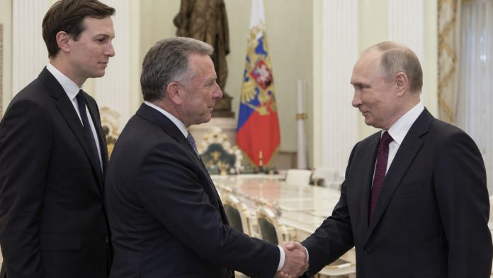 Виткофф и Кушнер прибыли в Кремль 5 сентября и начали переговоры с Путиным. Что известно о встрече представителей Трампа в Москве. Виткофф и Кушнер прибыли в Кремль 5 сентября и начали переговоры с Путиным. Что известно о встрече представителей Трампа в Москве.