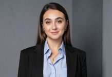 Санкции против Юлии Мендель: Зеленский подписал указ №901/2026, кто еще попал в список Санкции против Юлии Мендель ввел Зеленский указом №901/2026. В список также вошли 9 россиян, большинство ограничений рассчитаны на 10 лет.