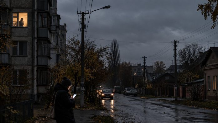 График отключений света на Житомирщине 7 октября 2026: часы ограничений, очереди, период 1,5 очереди и актуальные изменения. График отключений света на Житомирщине 7 октября 2026: часы ограничений, очереди, период 1,5 очереди и актуальные изменения.