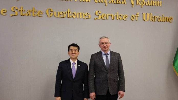Южная Корея отзывает посла из Украины после спора вокруг передачи двух северокорейских военнопленных и заявления Зеленского в ООН. Южная Корея отзывает посла из Украины после спора вокруг передачи двух северокорейских военнопленных и заявления Зеленского в ООН.