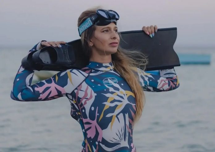 Наталья Жаркова выиграла золото ЧМ по фридайвингу AIDA, успешно погрузившись на 113 метров в дисциплине CWT в Лимасоле.