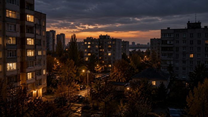 График отключения света в Киеве 12 октября 2026: часы для 60 групп, ограничения в Киевской области и способы проверить свой адрес.