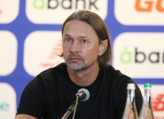 «Динамо» Киев уволило Игоря Костюка после поражения 1:3: кто стал новым тренером команды Динамо Киев уволило Игоря Костюка 18 октября после поражения от «Полесья» 1:3. Кто стал новым тренером и когда следующий матч команды.